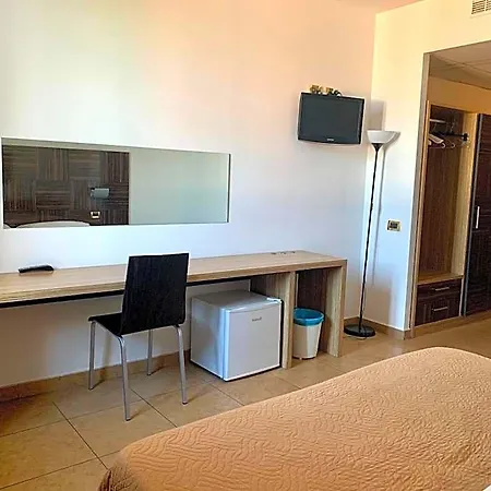 Riverside Hotel 4*