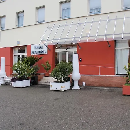 Hotel Riverside